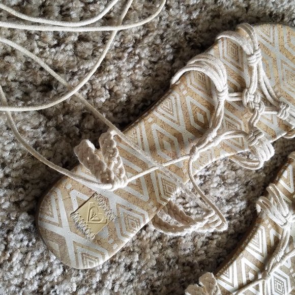 ROXY  WHITE GLADIATOR FLAT CORK SANDAL TIE SHOE 9 - Picture 5 of 9